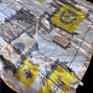 Elegant Yellow and Gray Scarf